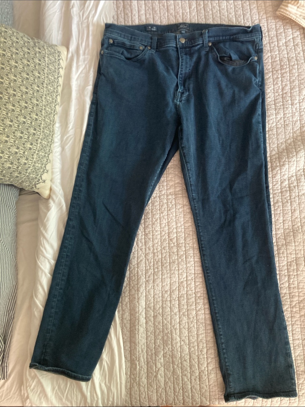 Men’s J crew dark wash jeans style 1040